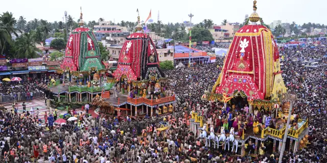 Tres Muertos y Heridos en Avalancha durante Festival Hindú en Puri, India
