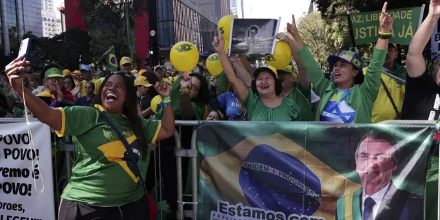 Bolsonaro protesta en Sao Paulo contra juicio en Corte Suprema