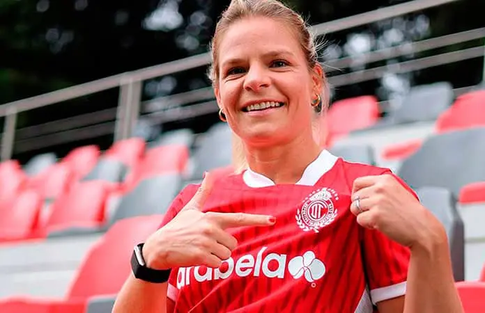 Eugénie Le Sommer ficha con el Toluca