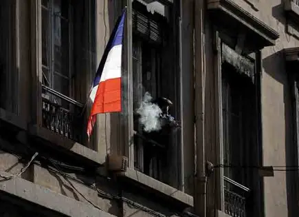 Francia endurece la prohibición de fumar