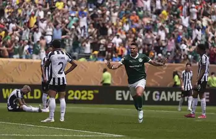 Paulinho instala a Palmeiras en 4tos.