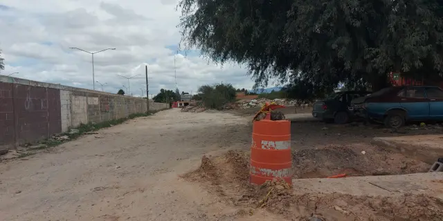Vecinos de la Fracción la Angostura Norte denuncian falta de pavimentación