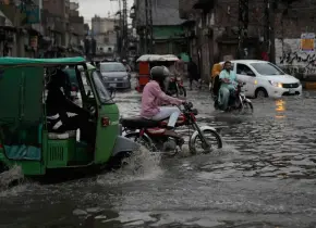 Tragedia en Pakistán: 46 muertos por intensas lluvias e inundaciones
