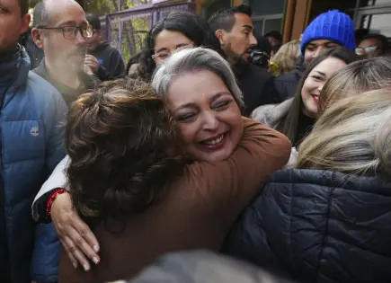 Jeannette Jara se consolida como candidata presidencial tras victoria en elecciones primarias