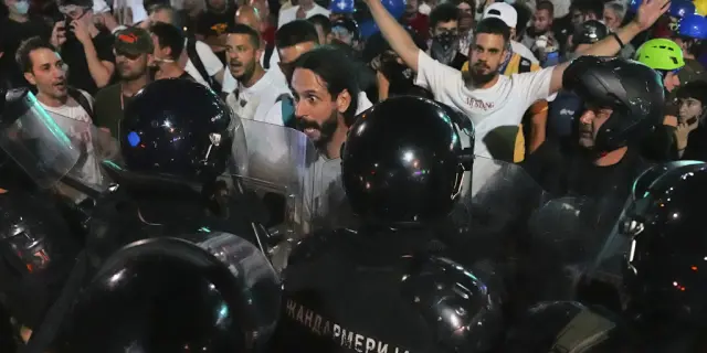 Retiran barricadas en Belgrado tras protestas