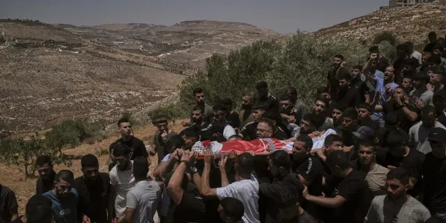 Colonos israelíes asaltan base militar en Cisjordania