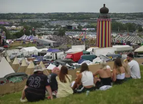 Glastonbury 2025: cifras de vacas, baños, pintas y, por supuesto, música