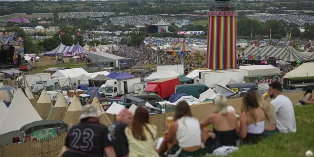 Glastonbury 2025: cifras de vacas, baños, pintas y, por supuesto, música