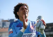 Guillermo Ochoa gana premio a "La Atajada del Año" pese a complicada temporada en Europa