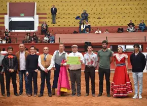 CONMEMORA SU DÉCIMO ANIVERSARIO