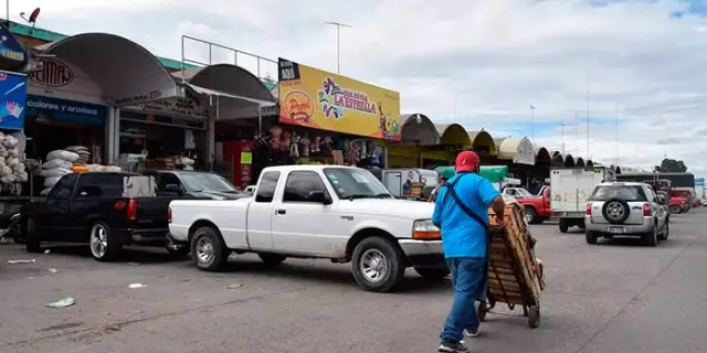 Hasta 30 vendedores ambulantes buscan comerciar en Abastos