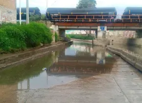 Cierran circulación en Río Españita por acumulación de agua