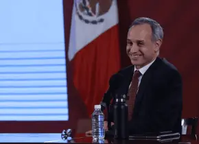 Senado se divide por López-Gatell: oficialismo bloquea minuto de silencio por víctimas de Covid
