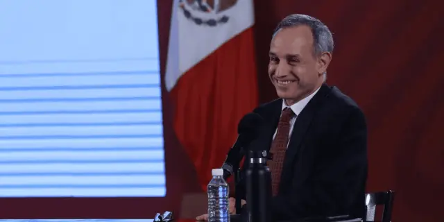 Senado se divide por López-Gatell: oficialismo bloquea minuto de silencio por víctimas de Covid