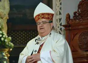 Arzobispo de Morelia llama al diálogo con criminales; gobernador de Michoacán lo rechaza tajante