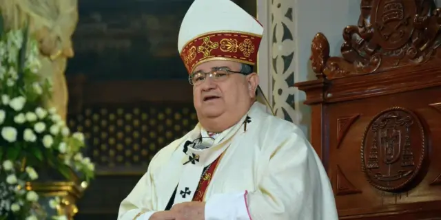 Arzobispo de Morelia llama al diálogo con criminales; gobernador de Michoacán lo rechaza tajante