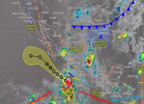 "Flossie" se fortalece y pone en alerta al Pacífico mexicano