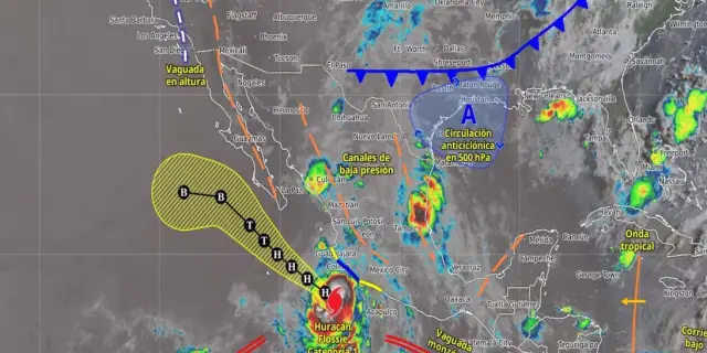 "Flossie" se fortalece y pone en alerta al Pacífico mexicano