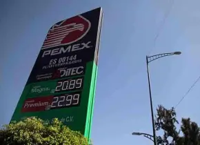 Sentenciados exfuncionarios de Pemex por corrupción