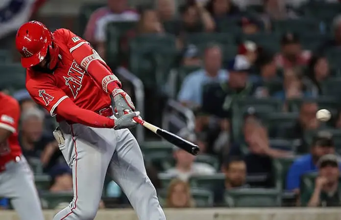 Adell impulsa a los Angelinos al gane