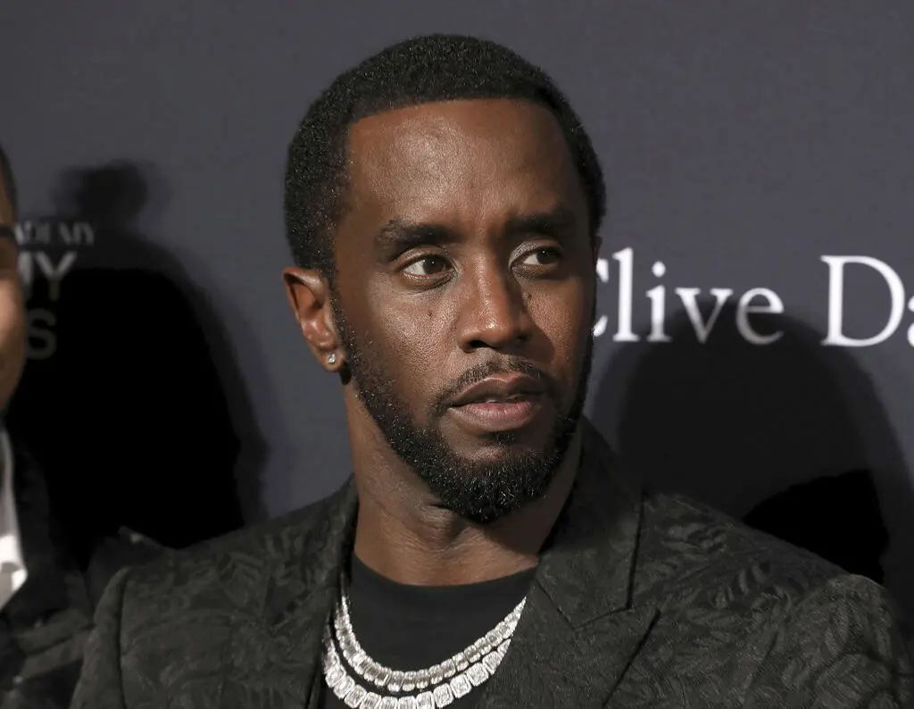 Exnovia de Diddy Combs testifica en juicio por tráfico sexual