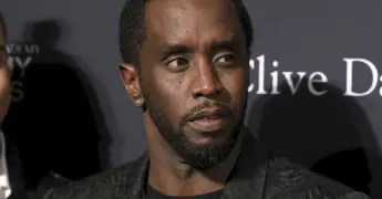 Exnovia de Diddy Combs testifica en juicio por tráfico sexual