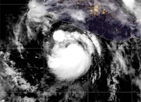 Huracán Flossie se fortalece a categoría 3 en Pacífico de México