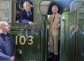 Carlos III anuncia el fin del Tren Real tras 156 años de servicio