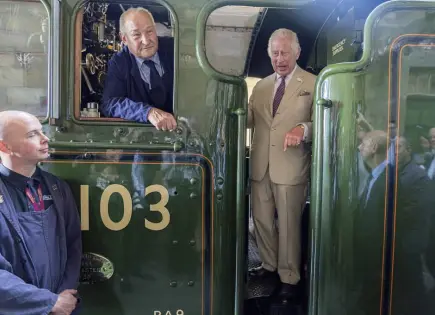 Carlos III anuncia el fin del Tren Real tras 156 años de servicio