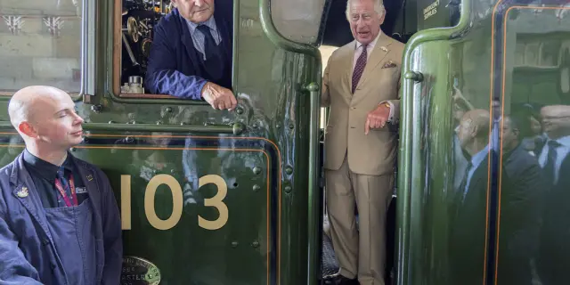 Carlos III anuncia el fin del Tren Real tras 156 años de servicio
