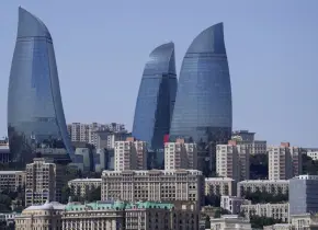 Detenidos en Azerbaiyán vinculados a medios rusos en medio de tensión