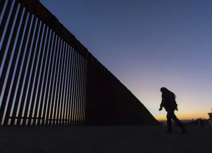 Juez federal bloquea orden de Trump que restringe asilo en frontera sur de EEUU