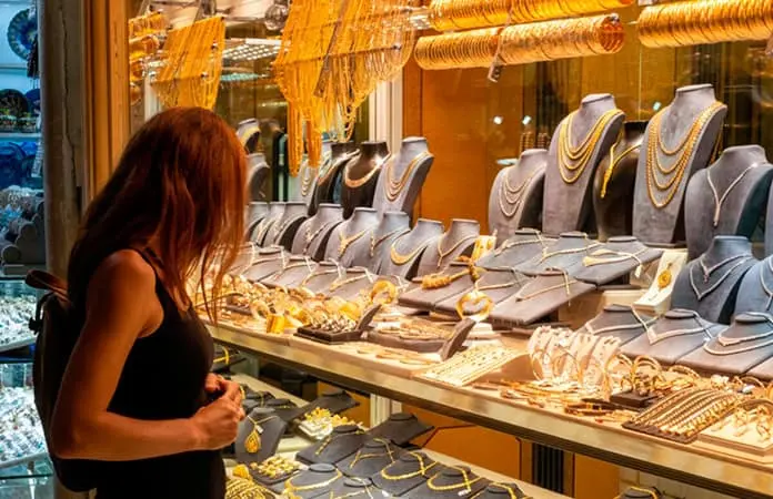Aumento del precio del oro, afecta a las joyerías