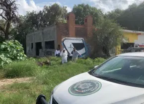 Localizan cadáver a un costado de carretera a Rioverde