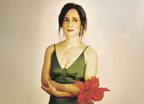Julieta Venegas, premiada en España por labor social