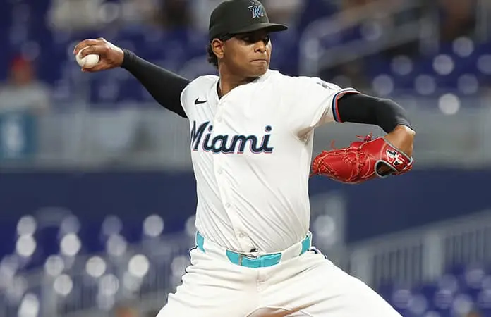 Marlins amplían racha a 8 triunfos