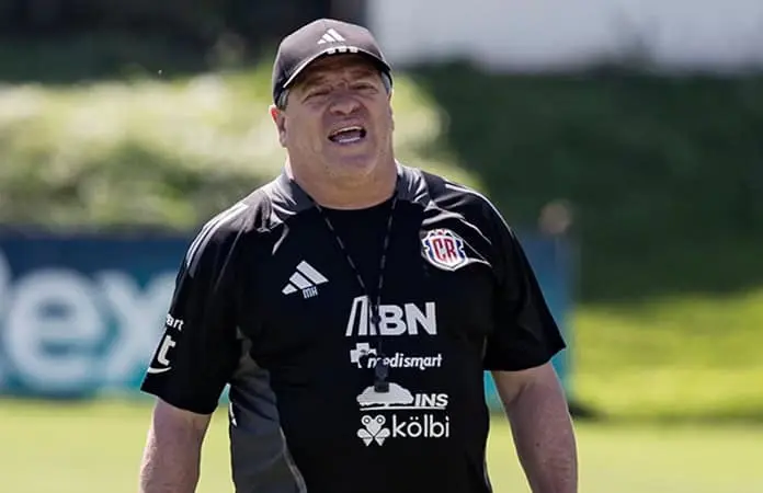 Medios ticos critican a Miguel Herrera