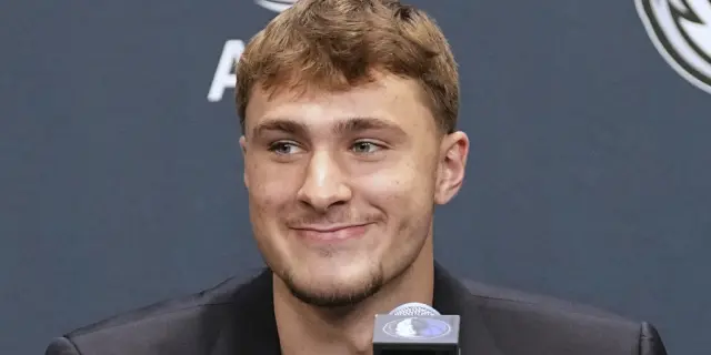 Mavericks firman contrato con la primera selección del draft, Cooper Flagg