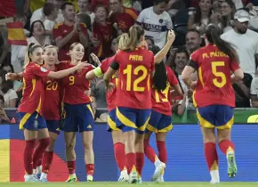 España aplasta a Portugal 5-0 en su debut en la Eurocopa 2025