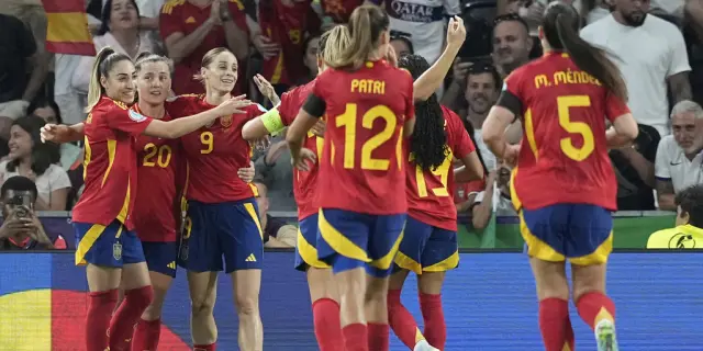 España aplasta a Portugal 5-0 en su debut en la Eurocopa 2025
