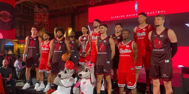 Diablos Rojos presentan uniforme y se lanzan por el bicampeonato