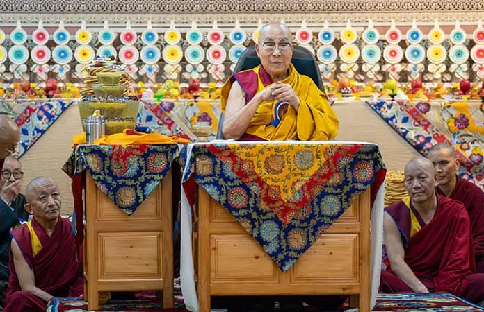 Dalái lama traza ruta de reencarnación