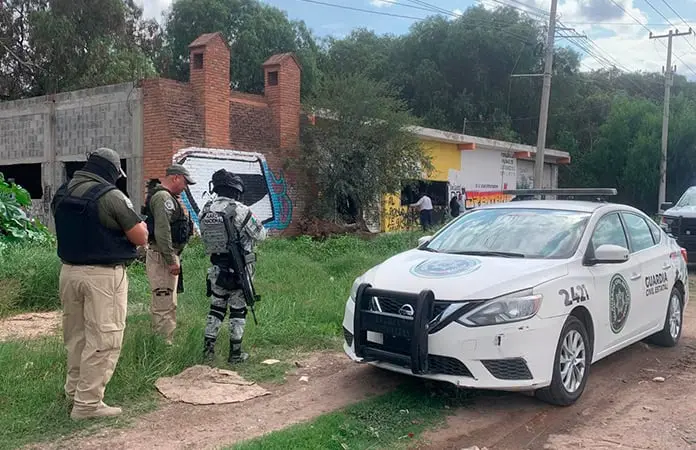 Hallan a un hombre sin vida en finca abandonada
