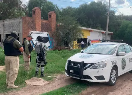 Hallan a un hombre sin vida en finca abandonada