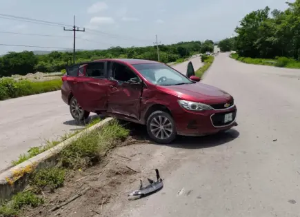 Aparatoso choque en la Valles-Tampico; hay siete lesionados