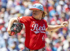 Tony Santillan poncha a Alec Bohm en triunfo de los Rojos sobre los Filis