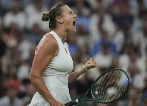 Sabalenka se quita de encima a Raducanu en Wimbledon