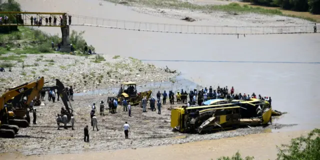 Accidente de autobús en Guerrero deja 9 muertos