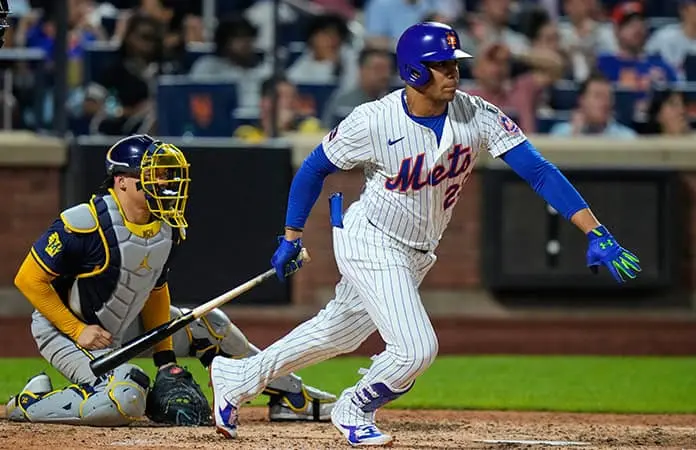 Mets superaron 3-2 a Cerveceros