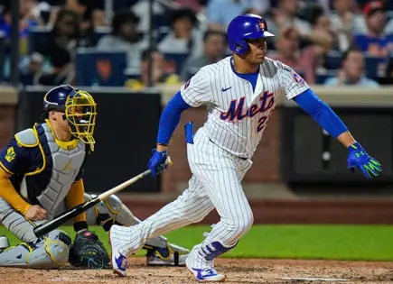Mets superaron 3-2 a Cerveceros